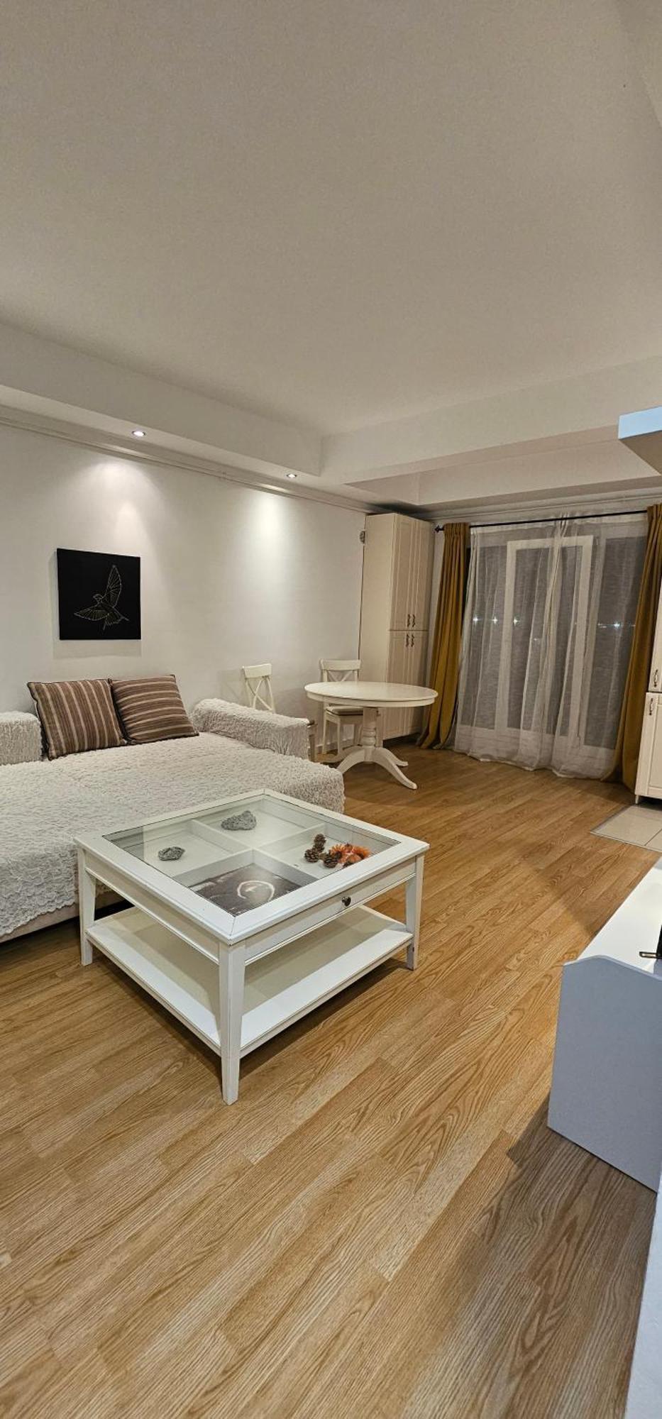 Homey 2 Cosmopolis Stefanestii de Jos Luaran gambar